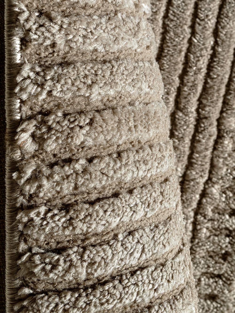 Detalle de textura del tapete Aloy Arch Vison