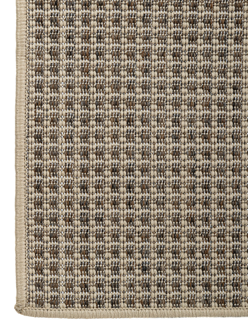 Vista de esquina inferior de alfombra de sisal arena con borde perimetral tejido.