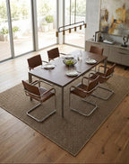 Alfombra Special Yute Gold en comedor luminoso.